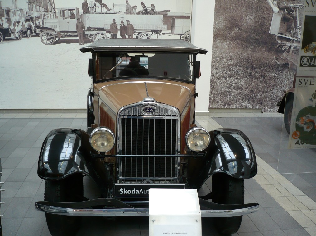 Škoda 422. předek