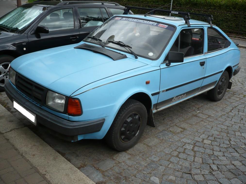 Škoda Rapid 130 světle modrý, předek