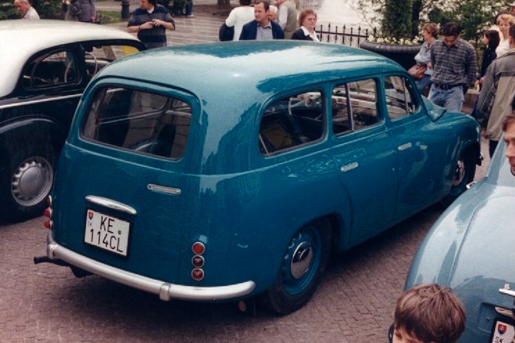 Škoda 1200 STW